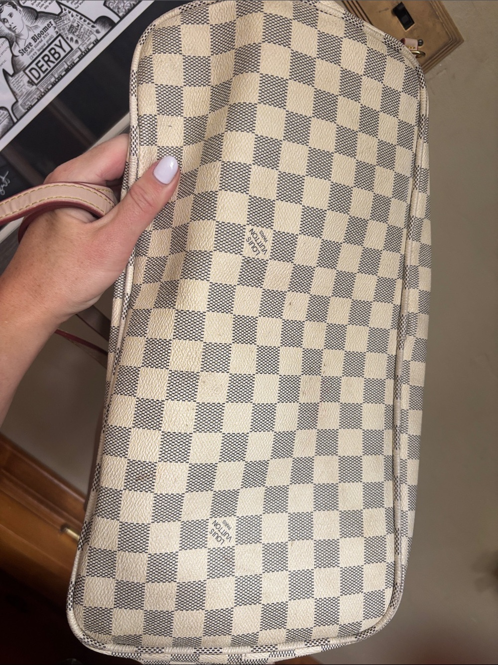Designer-Style Cream Checkered Tote Bag with Pink Trim - Picture 5 of 5